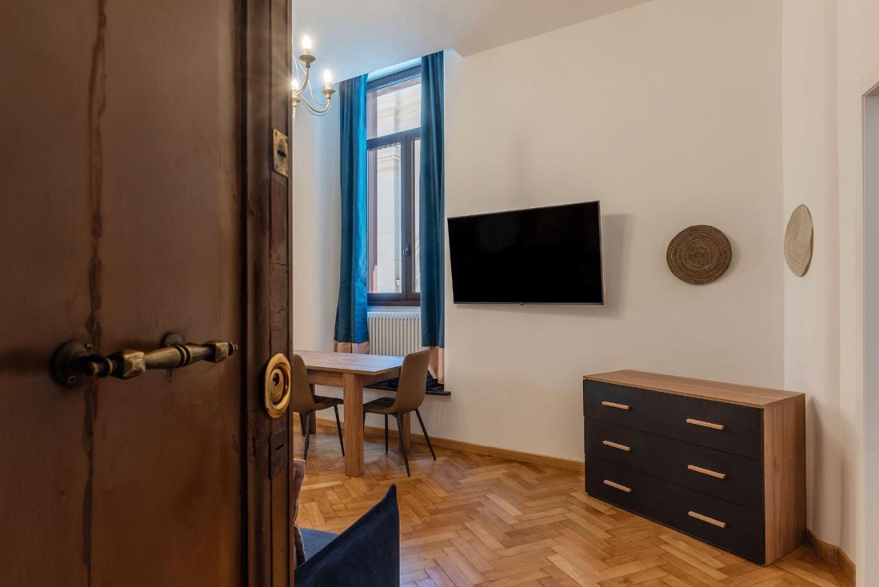 Cs Termini Nazionale Apartments Rome Bagian luar foto
